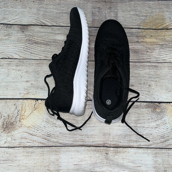 🤎3/$10 Black Sneakers Size 9.5 - Picture 6 of 15